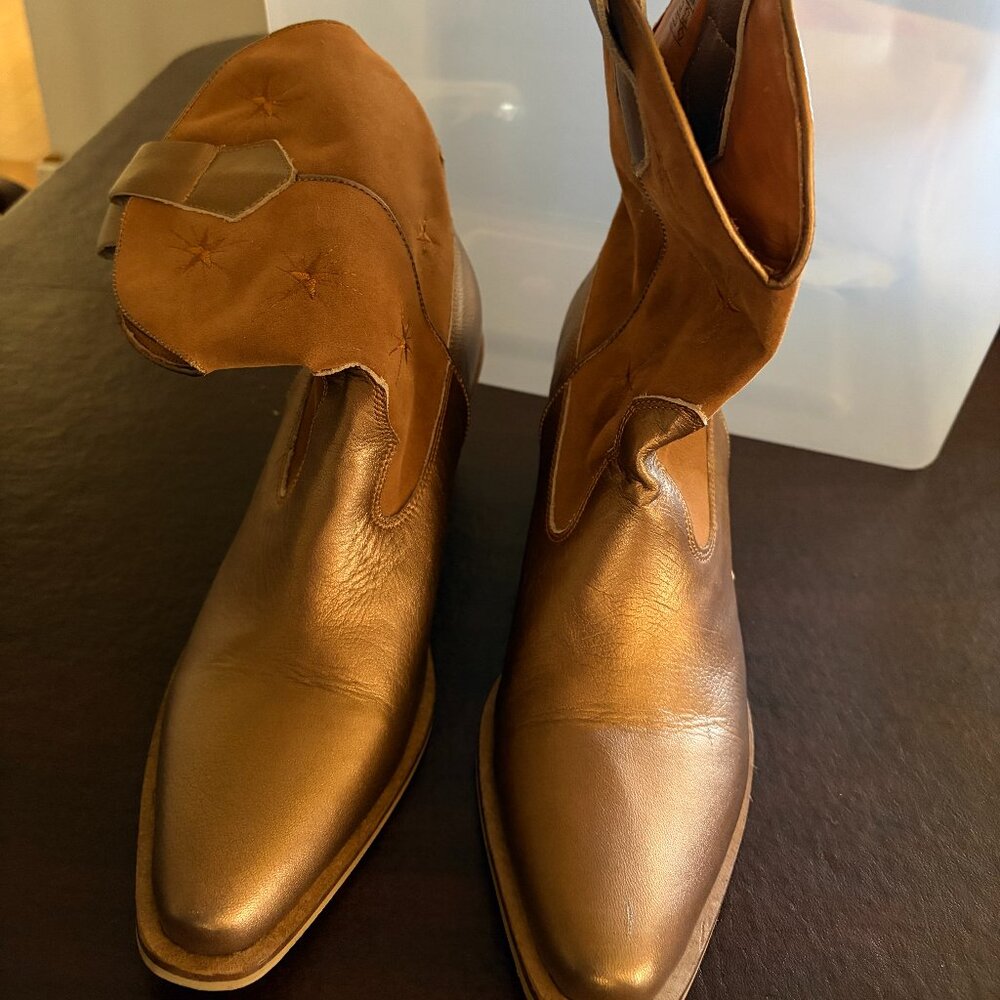 Gold Leather Cowboy Boots size 8.5